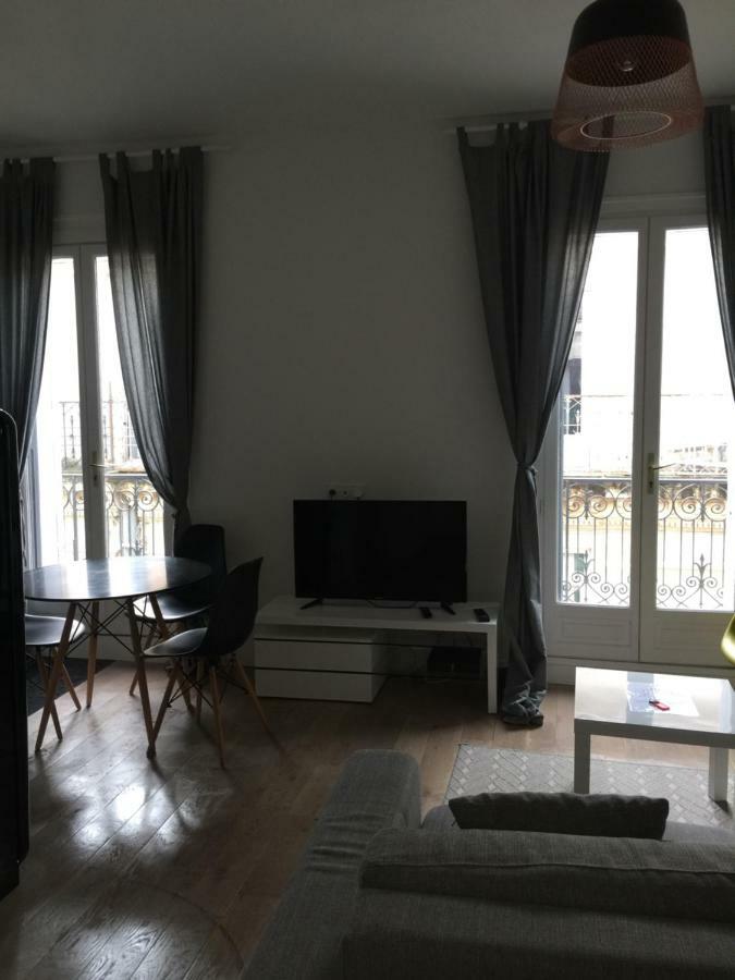 Hyper Centre Comedie Apartment